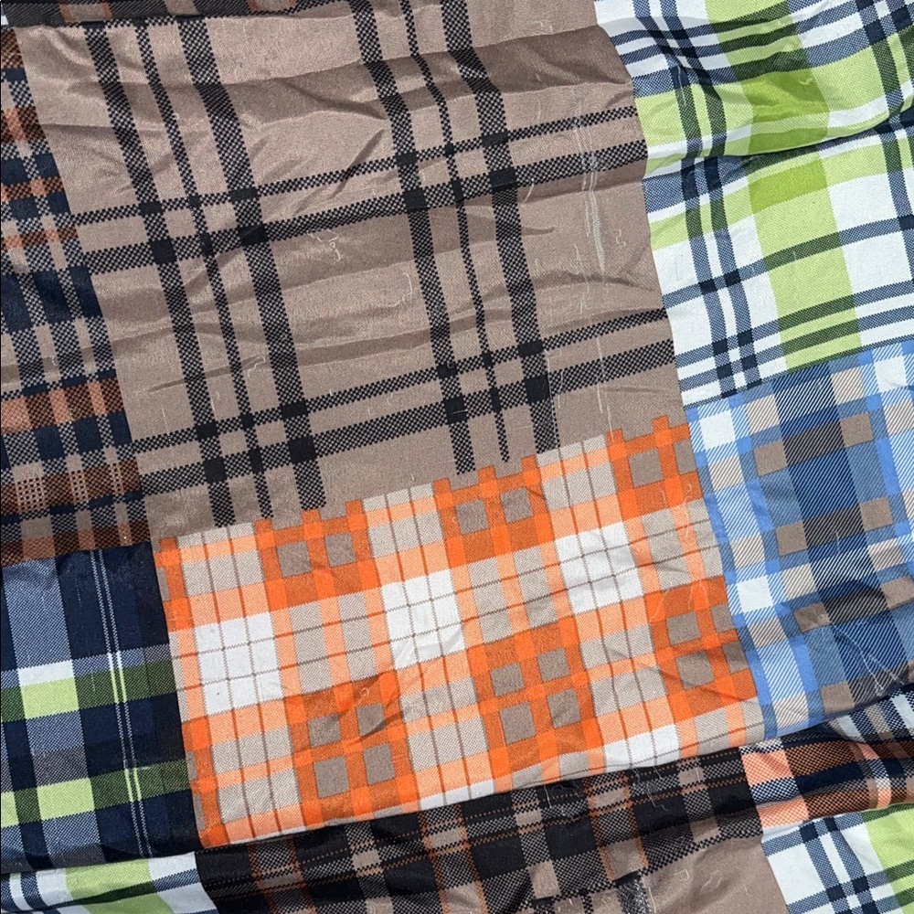 Colorful Plaid comforter - Picture 8 of 9
